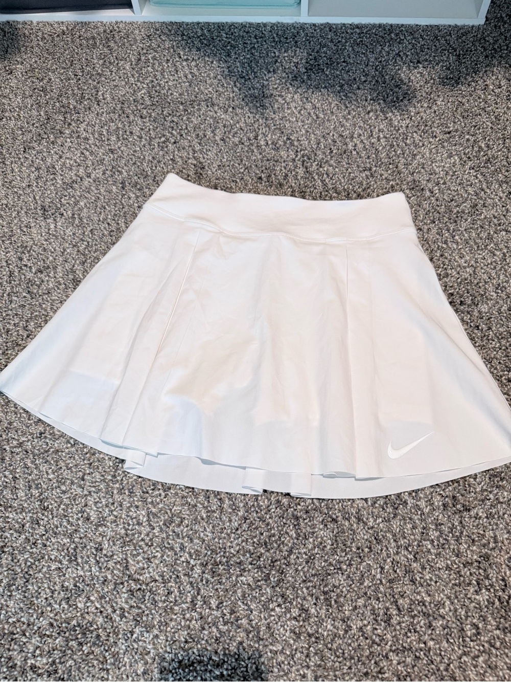 Nike Dri-FIT white pleated tennis golf skort built in shorts women’s size small